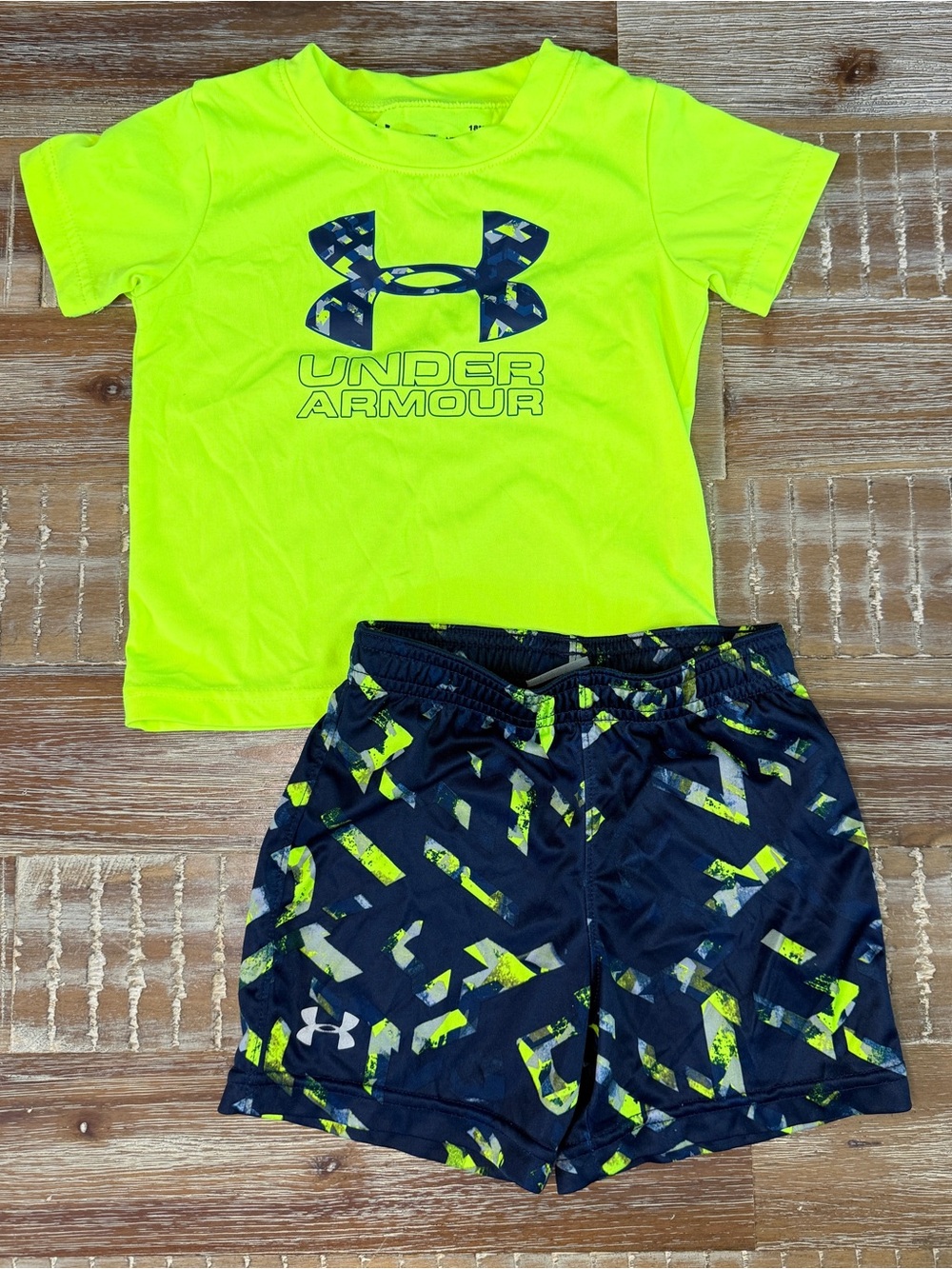 Under Armour Boy athletic summer Outfit top and shorts set 18m